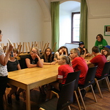 Zahnpasta herstellen im Seminarraum